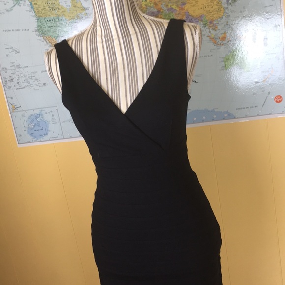 🎉NWT🎉Express Contour Little Black Dress - Picture 2 of 7